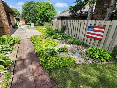 Welcome to Cimarron Ponds, and the Kingwood one-level townhome - photo 3