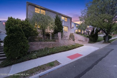 Enjoy family and entertaining in this charming 4 bedroom - photo 1