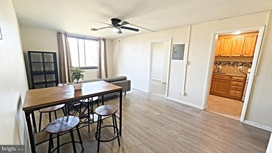 ***LOW CONDO FEE COMPARED TO OTHER UNITS IN THE BUILDING *** - photo 5