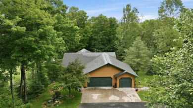 Impeccably cared for and exceptionally well-built, this - photo 3