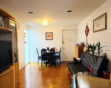Excellent 1 bedroom condo, with parking space in private back - photo 4