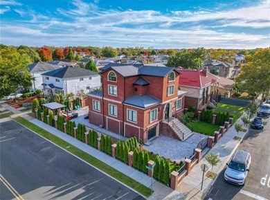 A rare opportunity to own a masterfully built custom residence - photo 1