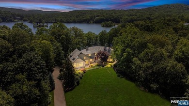 (private lake, pond, coastal) Home For Sale in Kinnelon New Jersey