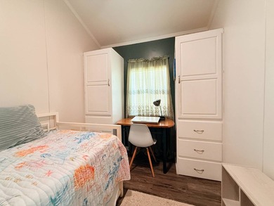 Live the Florida Lifestyle in Terra Ceia Village! This charming - photo 22