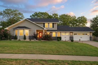 Lake Home Sale Pending in Branson, Missouri