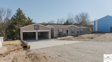 This charming 1,350 sq ft manufactured home sits on a permanent - photo 3