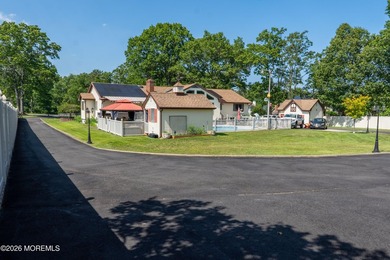 This one-of-a-kind custom ranch is a contractor's, car - photo 12