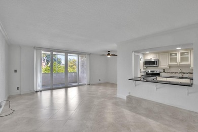 Perfectly positioned between two marinas, this one-bedroom - photo 12