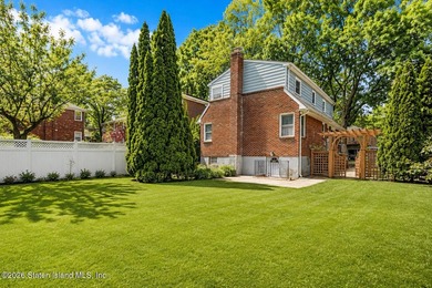 Welcome to 40 Minna Street! This spacious 2-family home features - photo 3