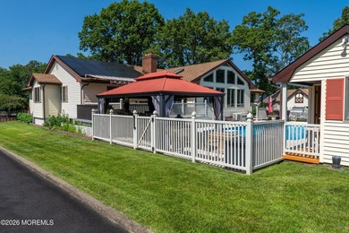 This one-of-a-kind custom ranch is a contractor's, car - photo 15