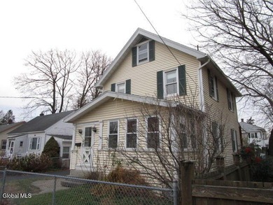 The charming Rensselaer Colonial features 3 spacious bedrooms, 1 - photo 17