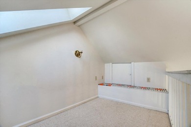 Nestled in a desirable Oakland neighborhood near Piedmont Avenue - photo 17