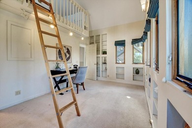 Nestled in a desirable Oakland neighborhood near Piedmont Avenue - photo 18