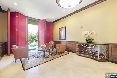 Priced to sell! Beautiful 1BR/1BA co-op at the sought-after - photo 8