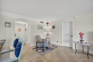 Perfectly positioned between two marinas, this one-bedroom - photo 18