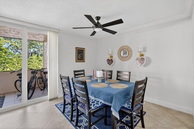 Perfectly positioned between two marinas, this one-bedroom - photo 19