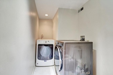 Nestled in a desirable Oakland neighborhood near Piedmont Avenue - photo 21