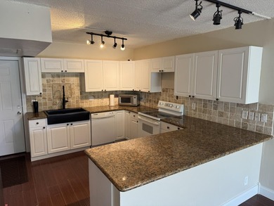 Waterfront living in the heart of North Palm Beach. This - photo 22