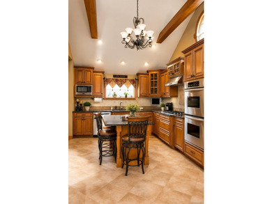 Welcome to this beautifully maintained 4-bedroom, 2-bath home - photo 5