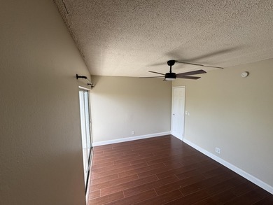 Waterfront living in the heart of North Palm Beach. This - photo 26