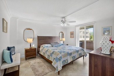 Perfectly positioned between two marinas, this one-bedroom - photo 29