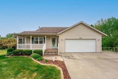 Lake Home For Sale in Lake Summerset, Illinois