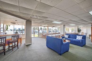 Perfectly positioned between two marinas, this one-bedroom - photo 46