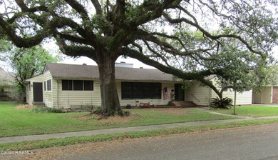 (private lake, pond, coastal) Home Sale Pending in New Iberia Louisiana