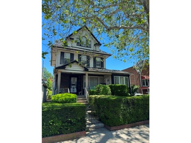 Prime East Flatbush. Welcome to this Huge 1-Family *Rare Find* - photo 3