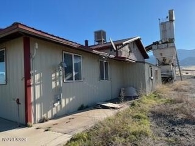 RARE INVESTMENT-GRADE INDUSTRIAL COMPOUND Heavy Industrial - photo 7