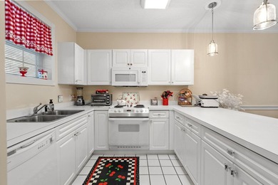 Beautiful first floor 2 bedroom, 2 bath condo located in the - photo 10