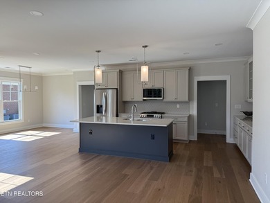 The living is easy in this lovely residence in a gated community - photo 11