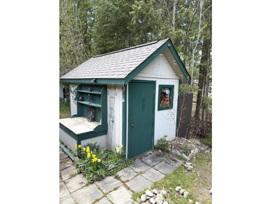Enjoy lakeside living in this furnished, ranch-style home with - photo 16