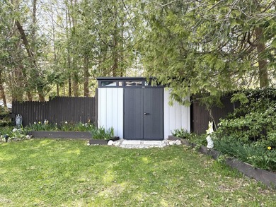 Enjoy lakeside living in this furnished, ranch-style home with - photo 18