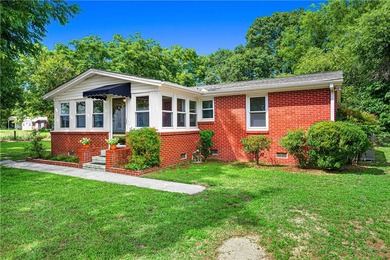 Welcome to 489 Durham Road in the heart of Fair Play. This - photo 3
