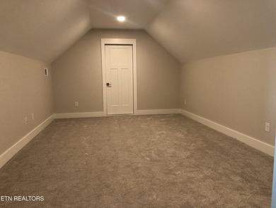 The living is easy in this lovely residence in a gated community - photo 31
