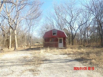 Park your RV beside this 297 sq. ft. building. To give you add - photo 2