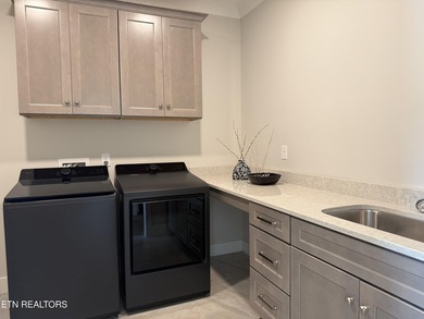 The living is easy in this lovely residence in a gated community - photo 34