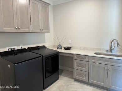 The living is easy in this lovely residence in a gated community - photo 36
