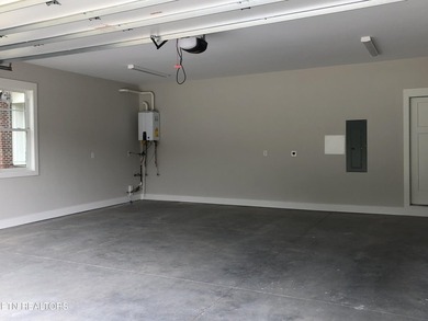 The living is easy in this lovely residence in a gated community - photo 39