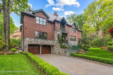 Welcome to 347 Deere Park Place! This stately center hall - photo 2