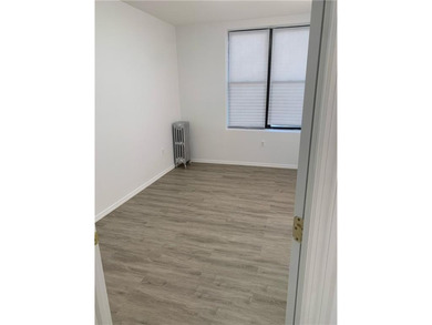 PHENOMENAL FREE MARKET(NO RENT STABILIZATION) EXTRA-LARGE(20x90 - photo 8