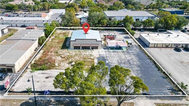 Positioned along one of Fort Myers' most heavily traveled - photo 1