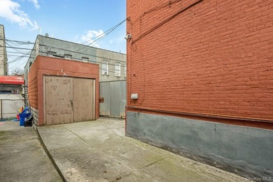 Welcome two 548 Sheffield Ave. Brooklyn, NY. Mint condition - photo 13