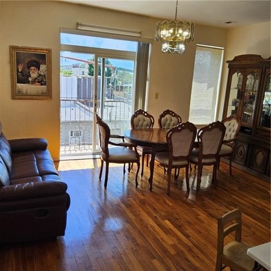 Welcome to the lowest-priced 3-bedroom co-op in the heart of - photo 3