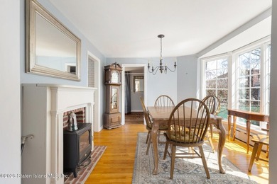 Welcome home to this charming New England style Cape house - photo 6