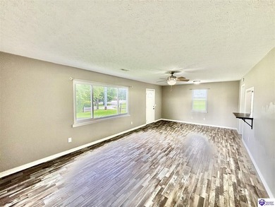 CHARMING HOME! Adorable ranch located right in Heart of Kentucky - photo 4