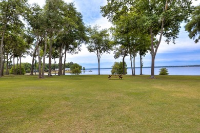 Ground floor corner unit with spectacular views of Lake Marion - photo 4