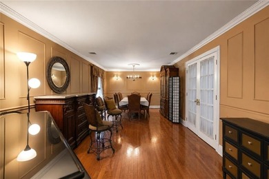 Tottenville-Fully detached two family home, 7 room duplex over a - photo 4
