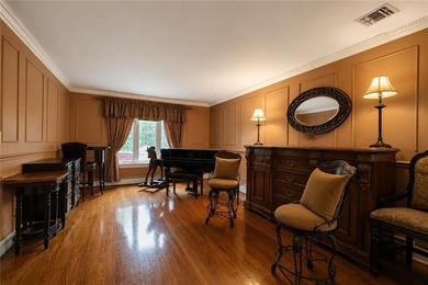 Tottenville-Fully detached two family home, 7 room duplex over a - photo 6